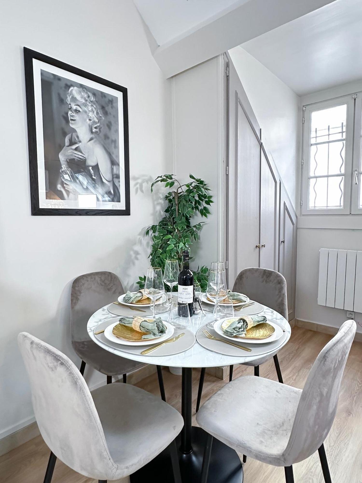 Unique & Beautiful Duplex In Saint-Germain Apartment Paris Ngoại thất bức ảnh