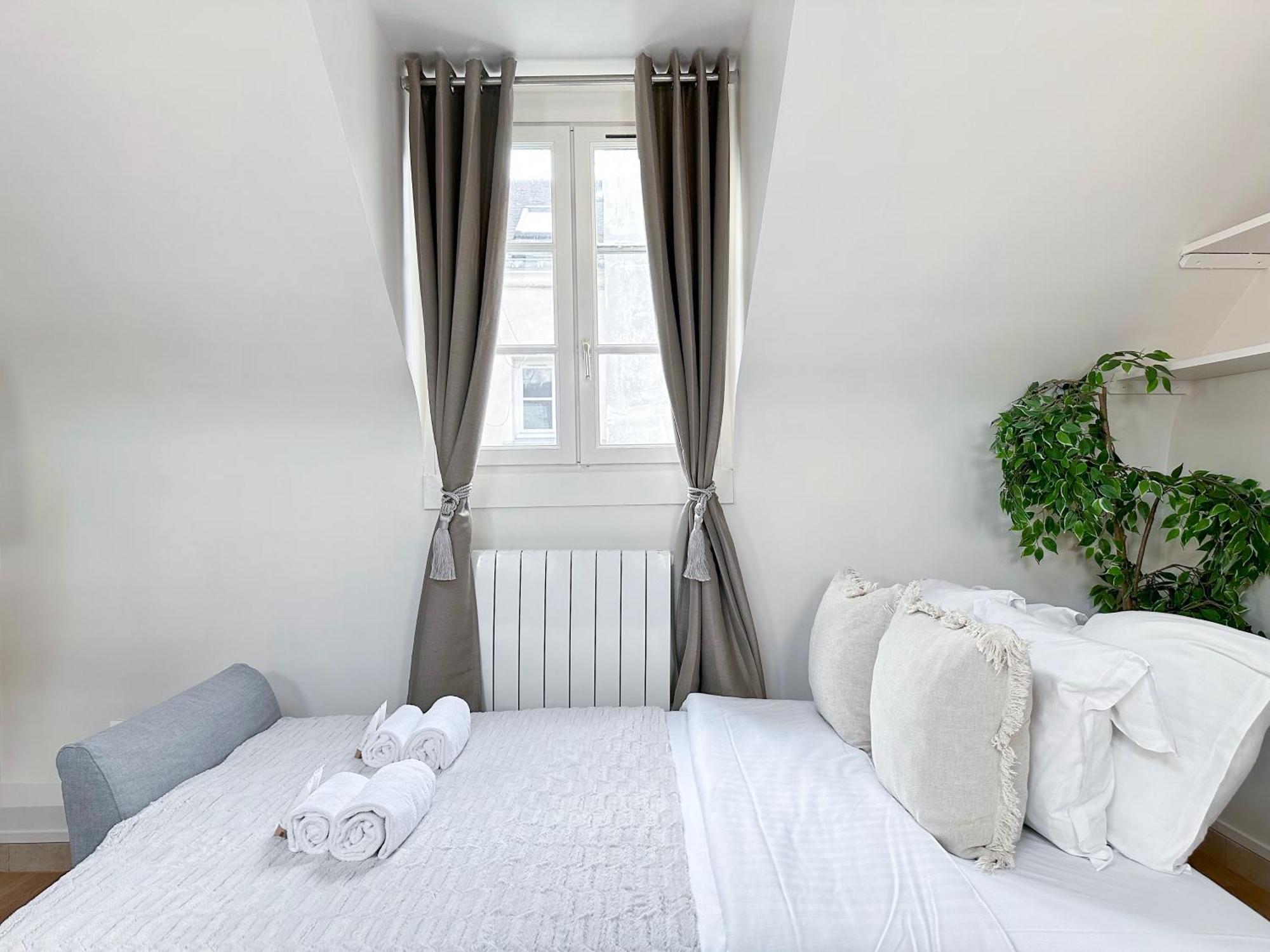 Unique & Beautiful Duplex In Saint-Germain Apartment Paris Ngoại thất bức ảnh