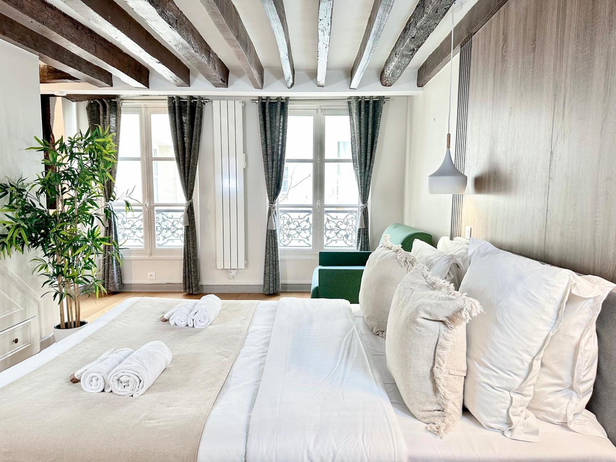 Unique & Beautiful Duplex In Saint-Germain Apartment Paris Ngoại thất bức ảnh