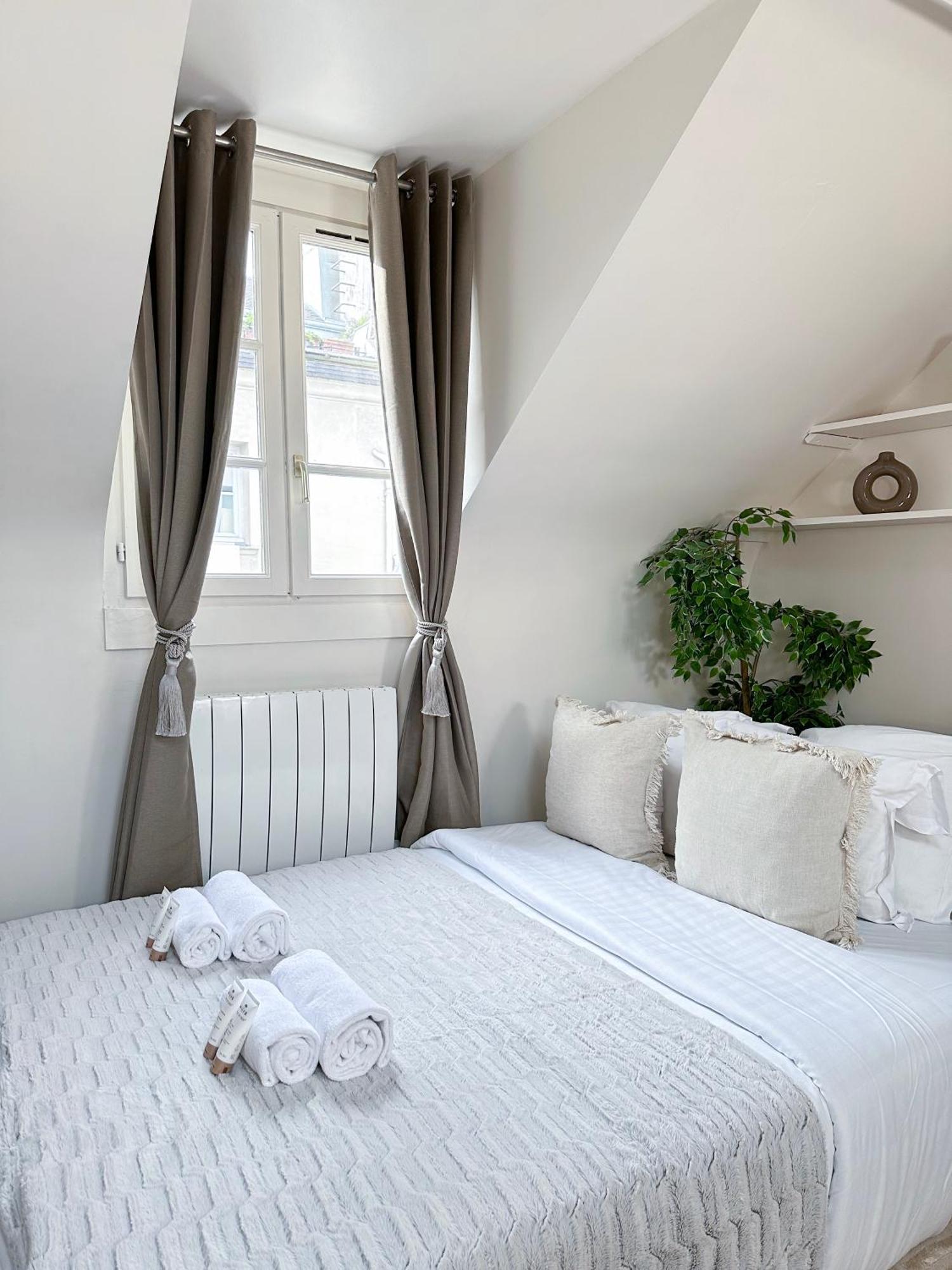Unique & Beautiful Duplex In Saint-Germain Apartment Paris Ngoại thất bức ảnh