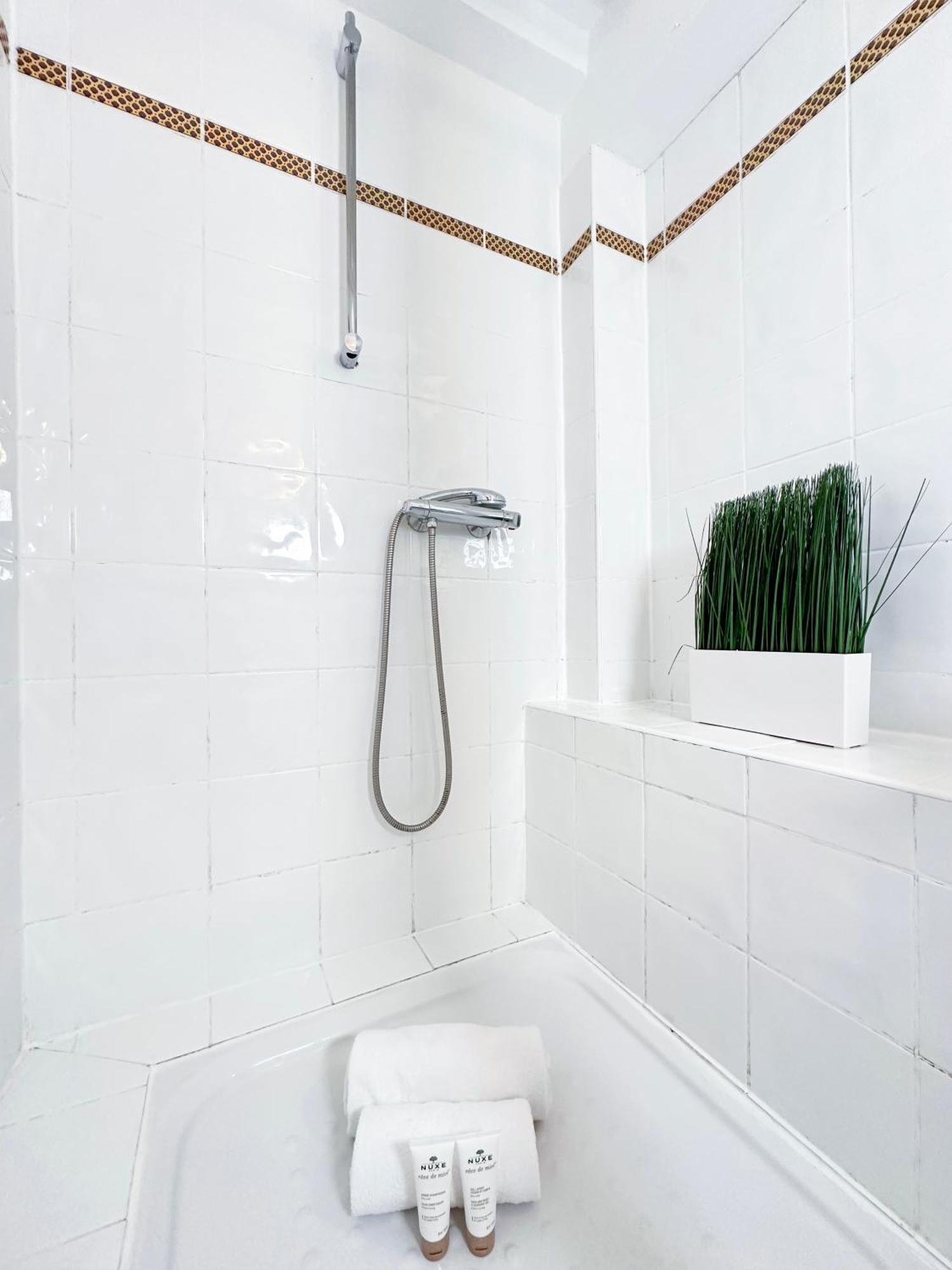 Unique & Beautiful Duplex In Saint-Germain Apartment Paris Ngoại thất bức ảnh