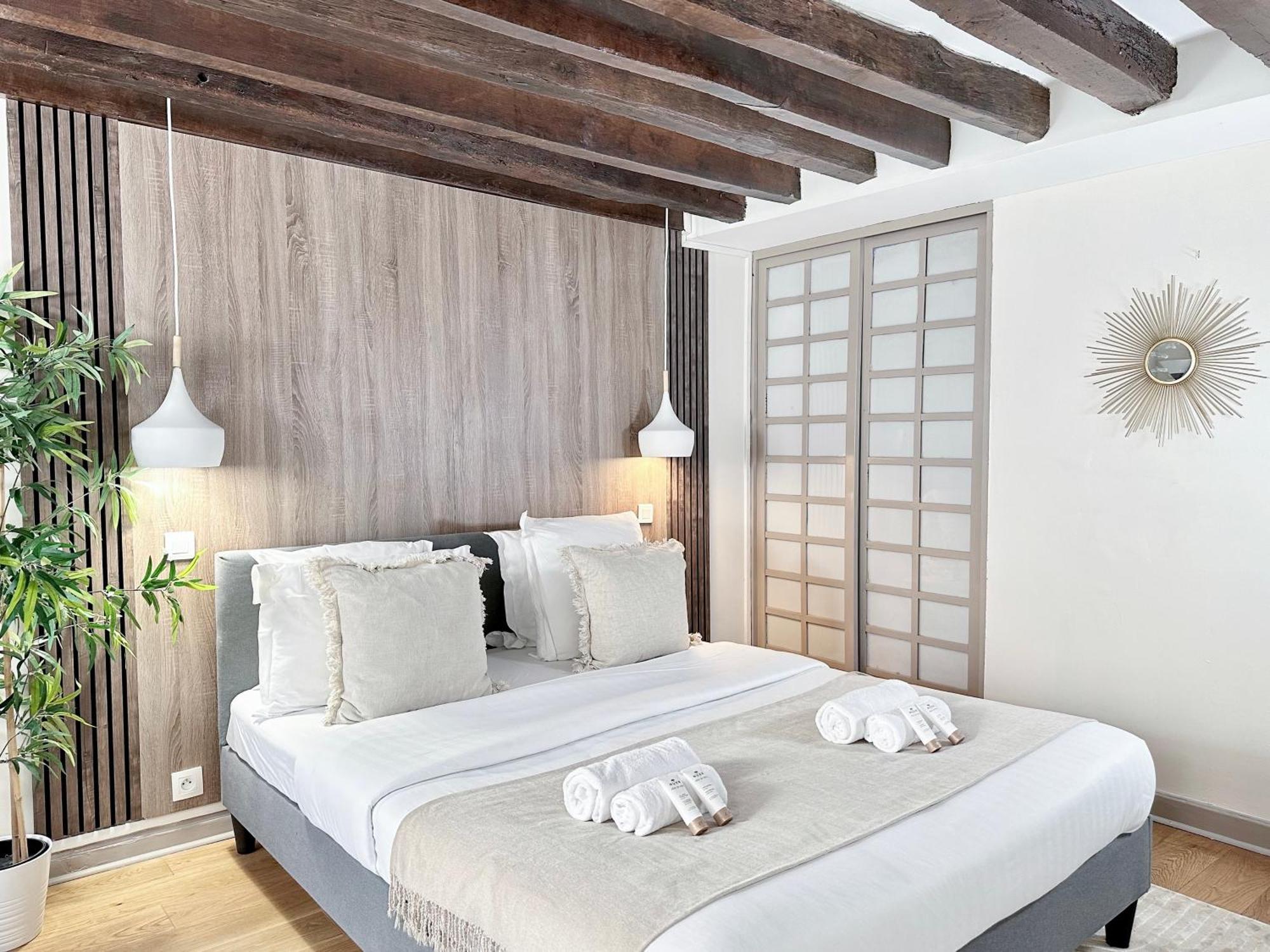 Unique & Beautiful Duplex In Saint-Germain Apartment Paris Ngoại thất bức ảnh