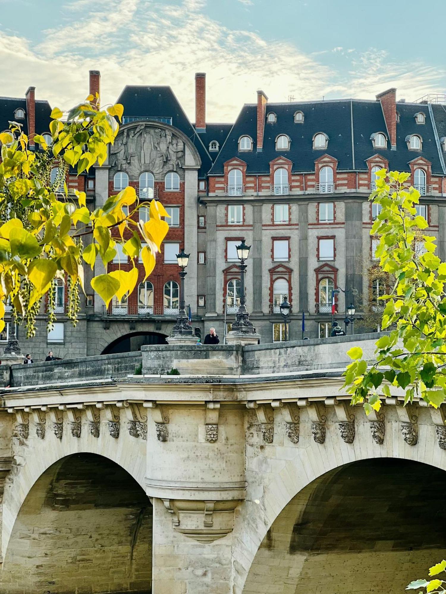 Unique & Beautiful Duplex In Saint-Germain Apartment Paris Ngoại thất bức ảnh